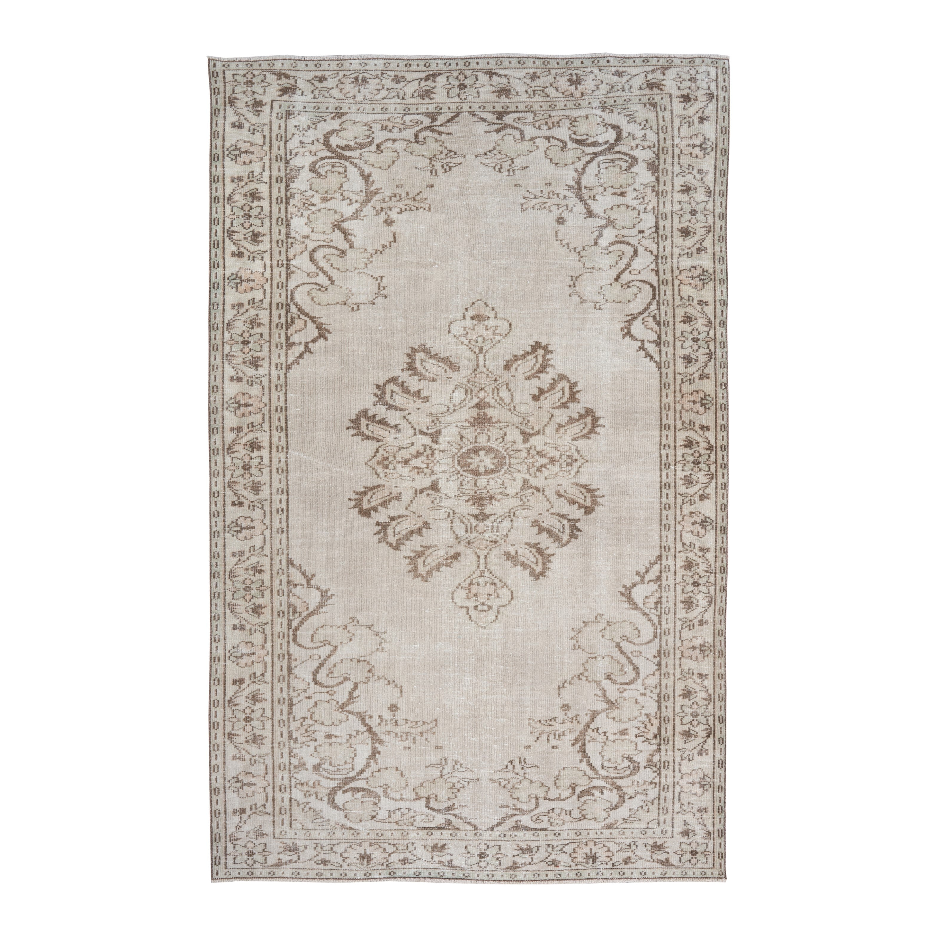 Turkish Manisa area rug in cream and tan, 5'6" x 8'7"