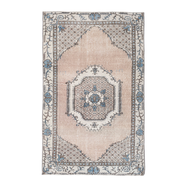 Turkish Isparta accent rug in muted pink and cream, 3'8" x 5'10"