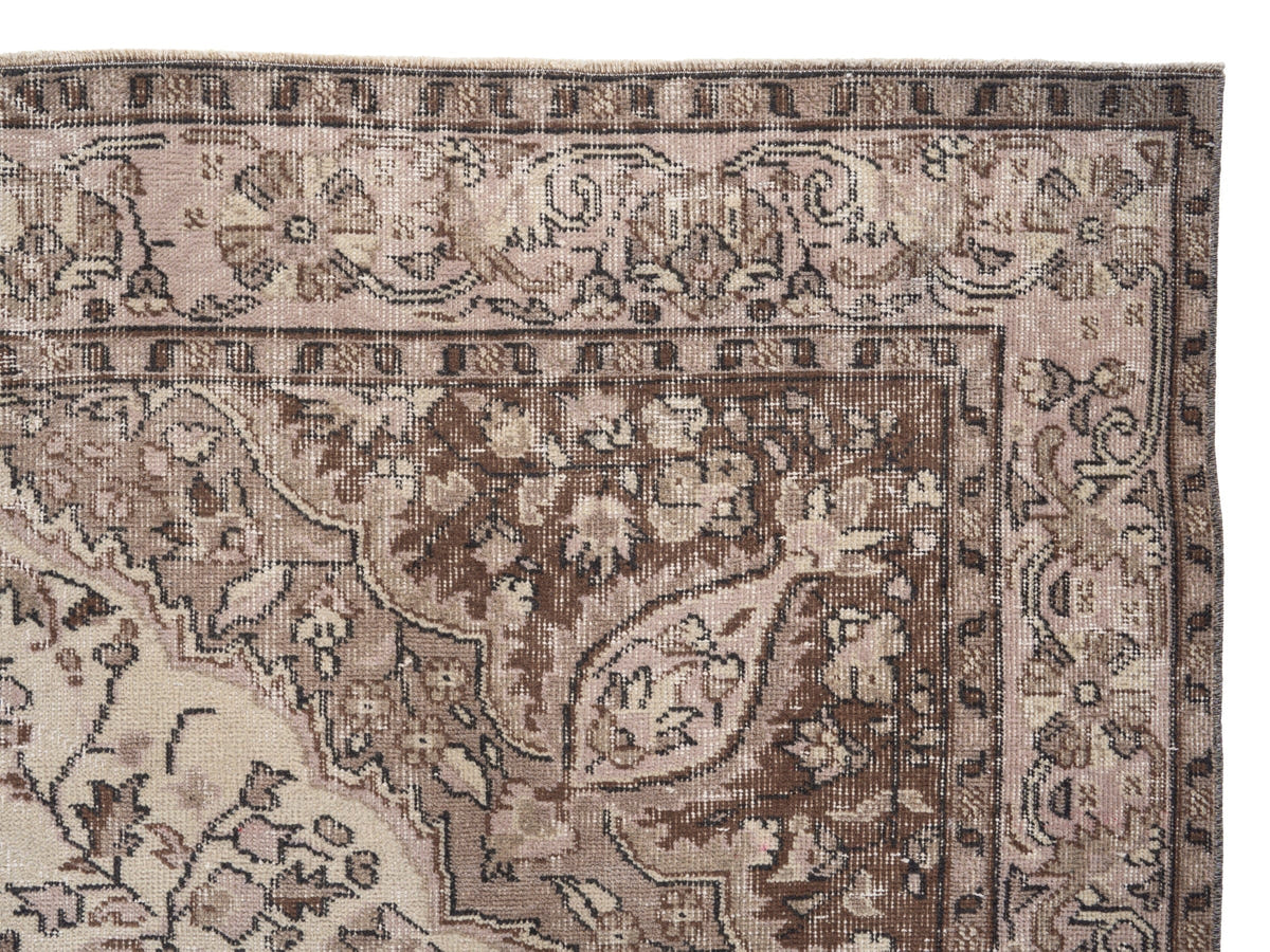 8437, Turkish Isparta Area Rug