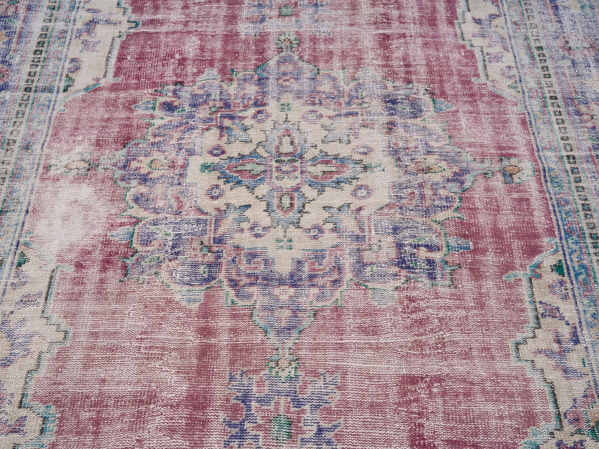8432, Turkish Manisa Area Rug