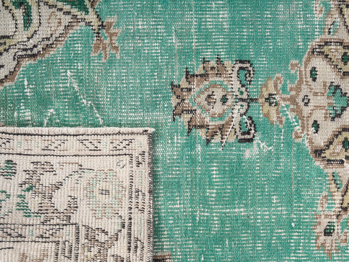 8440, Turkish Manisa Area Rug