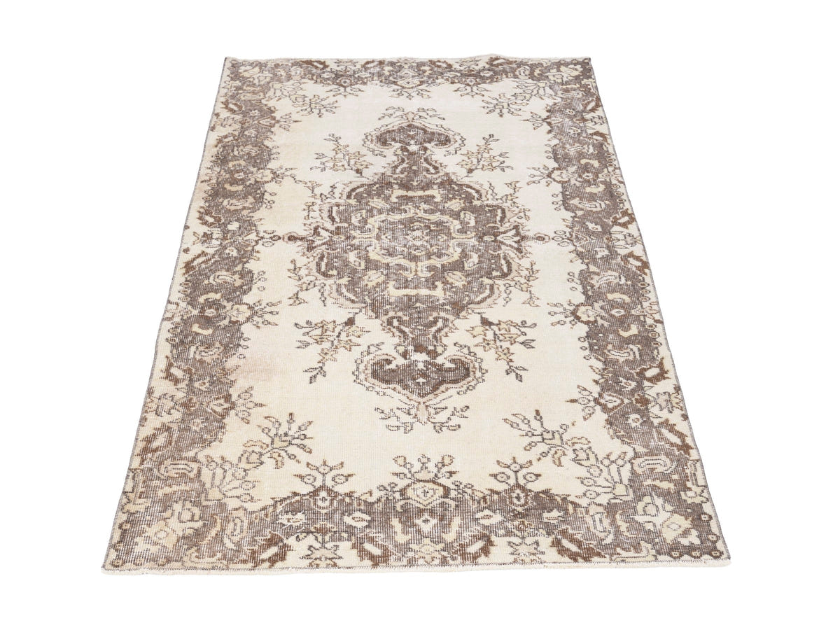 8426, Turkish Isparta Area Rug