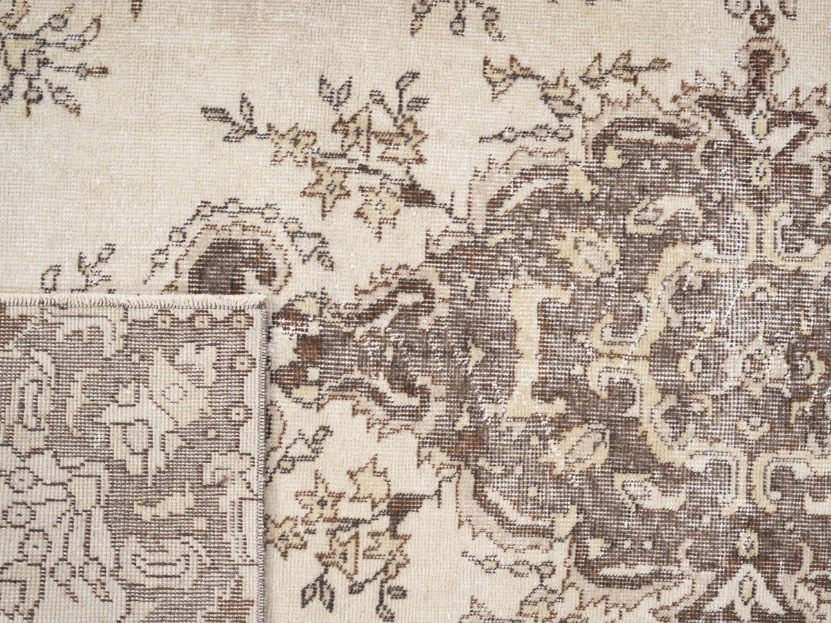 8426, Turkish Isparta Area Rug