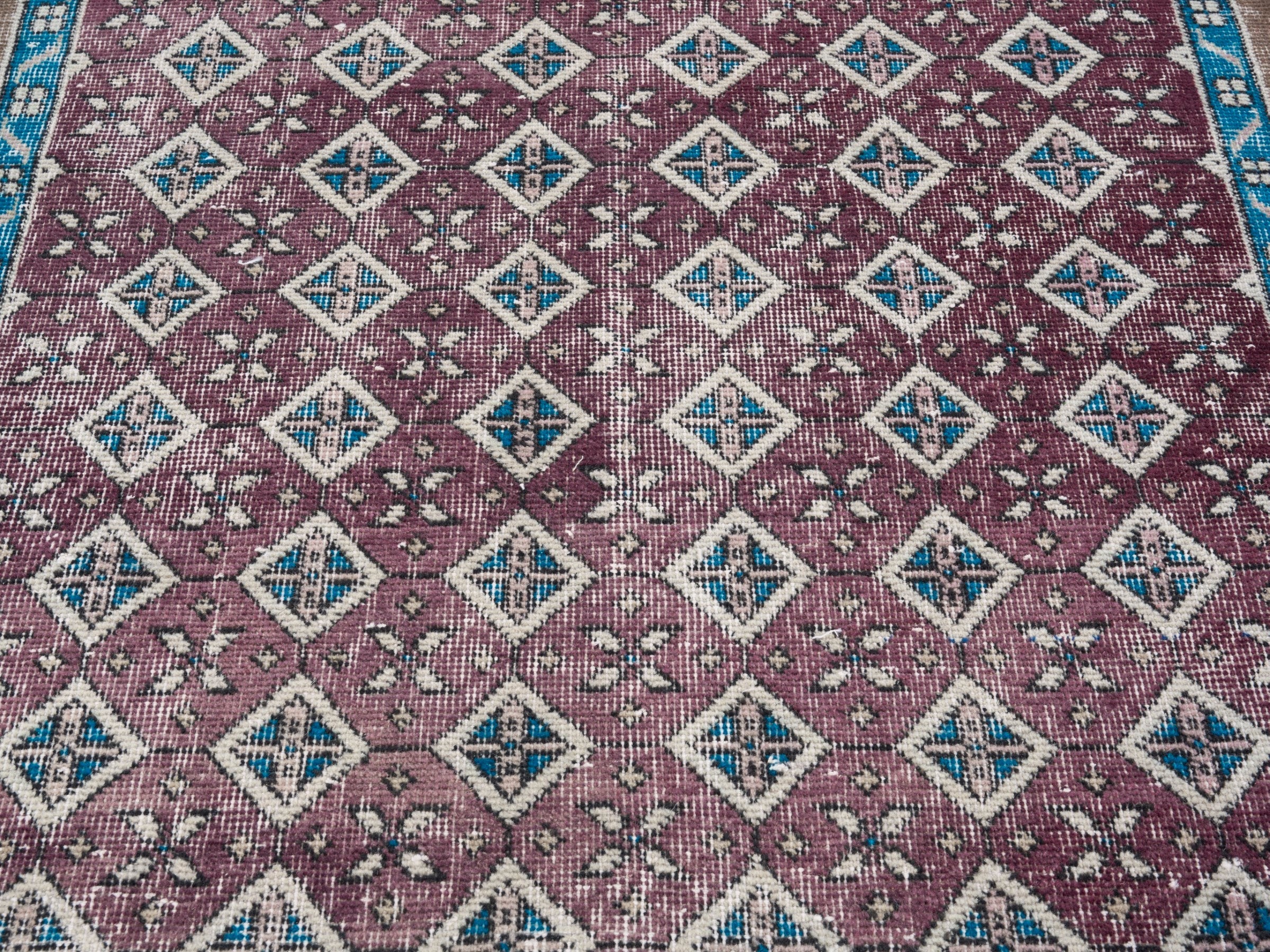 Turkish Isparta accent rug in burgundy and turquoise, view 4 of 10