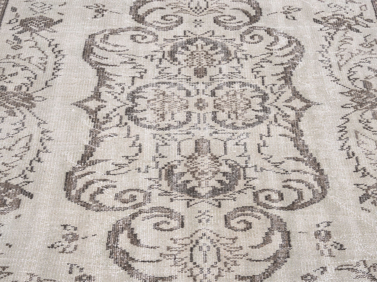 8035, Turkish Manisa Area Rug