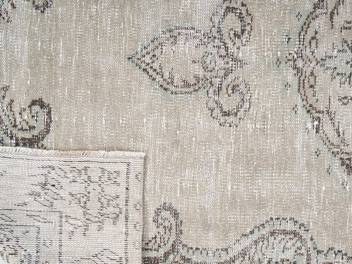 8003, Turkish Manisa Area Rug