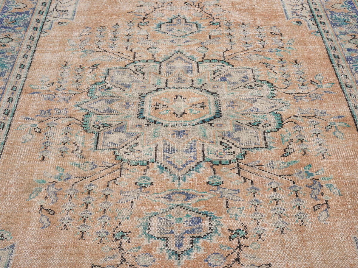 8115, Turkish Manisa Area Rug