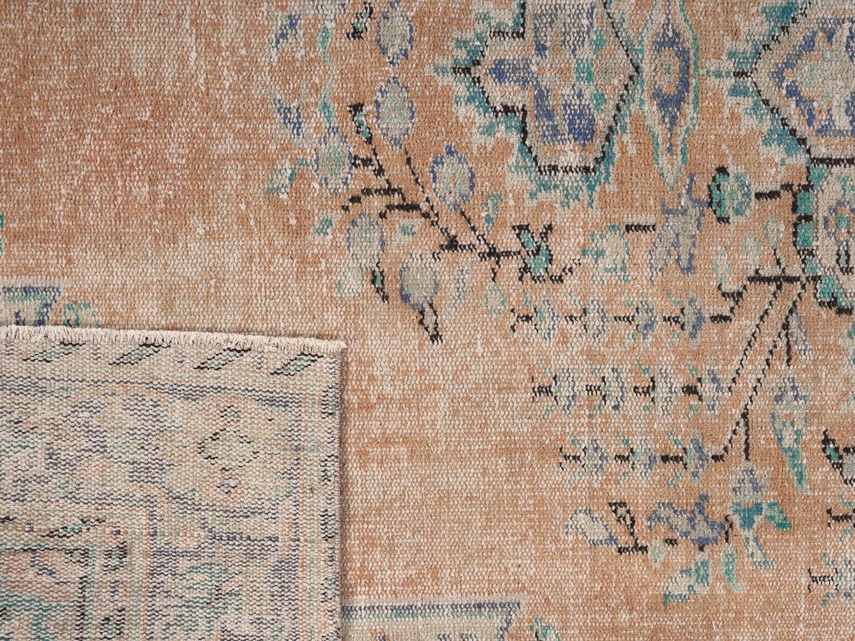 8115, Turkish Manisa Area Rug