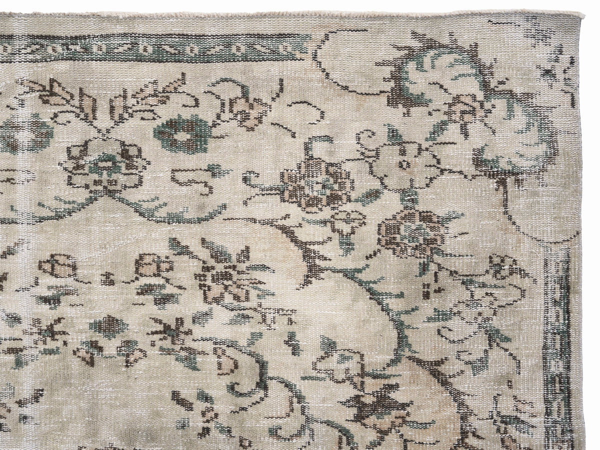 8149, Turkish Manisa Area Rug