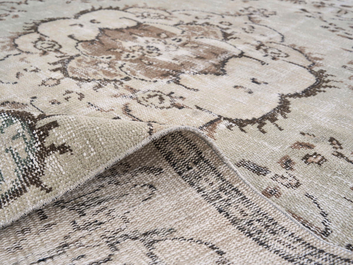 8149, Turkish Manisa Area Rug