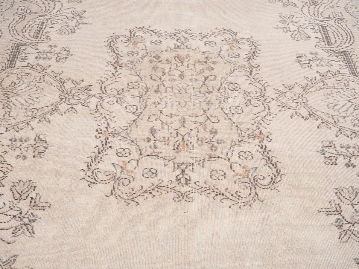 8301, Turkish Isparta Area Rug
