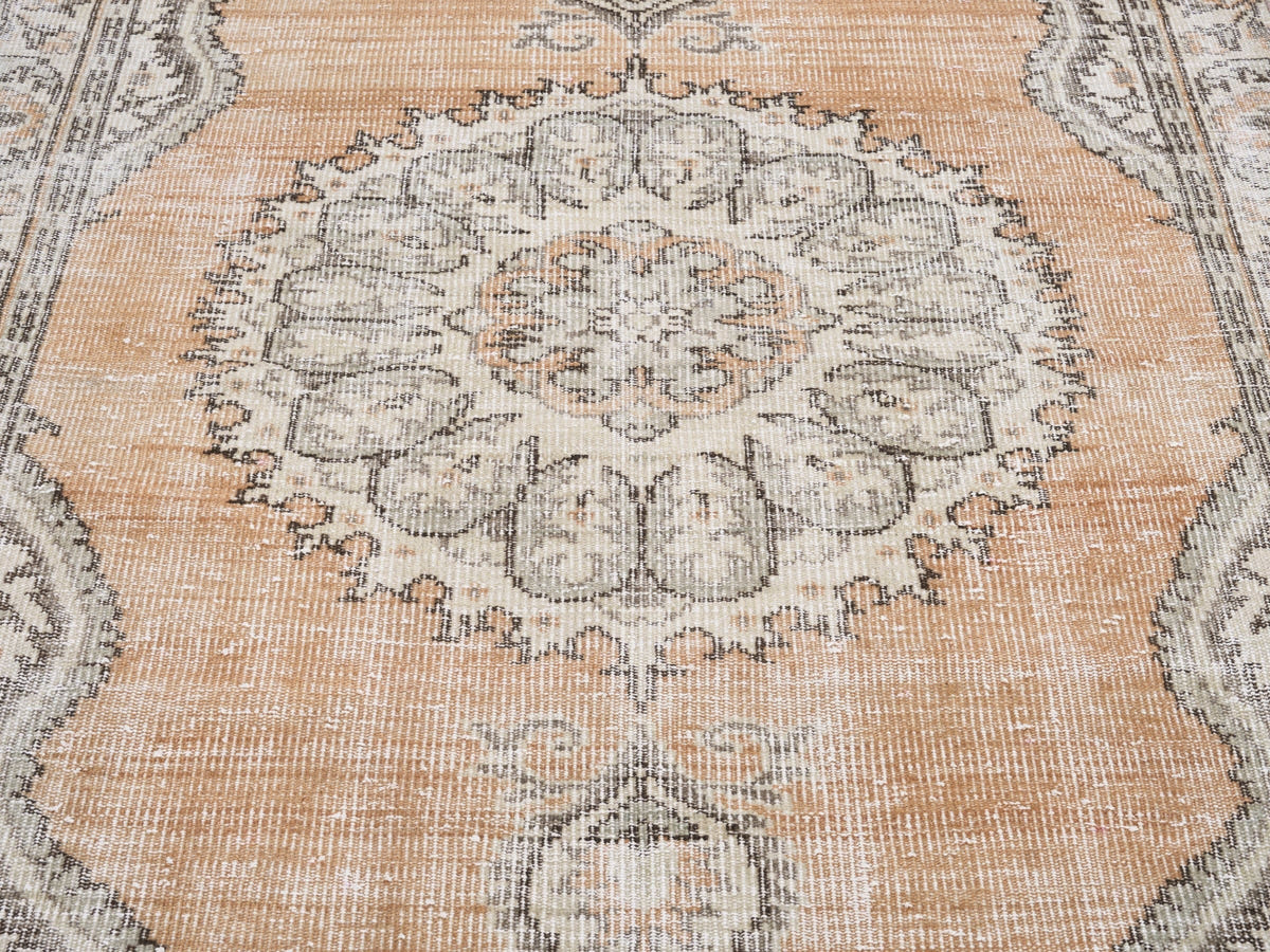 8260, Turkish Manisa Area Rug