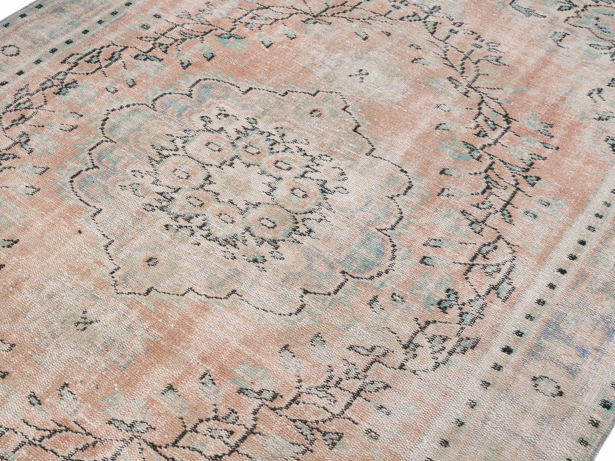 8059, Turkish Manisa Area Rug