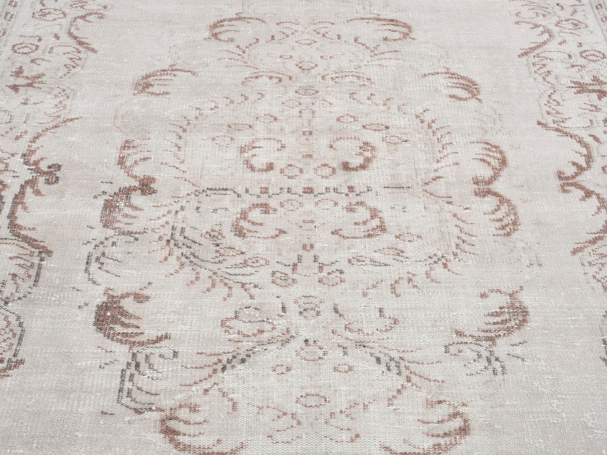 8210, Turkish Manisa Area Rug