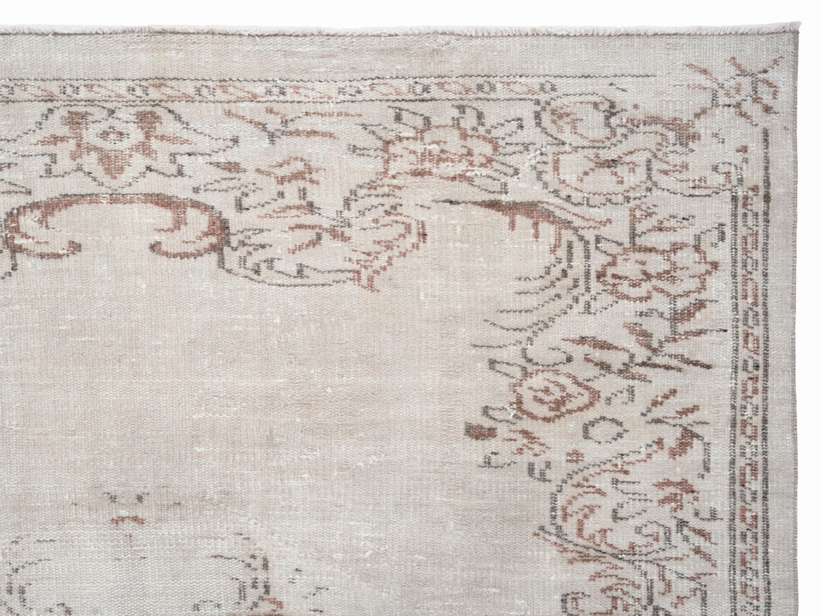 8210, Turkish Manisa Area Rug