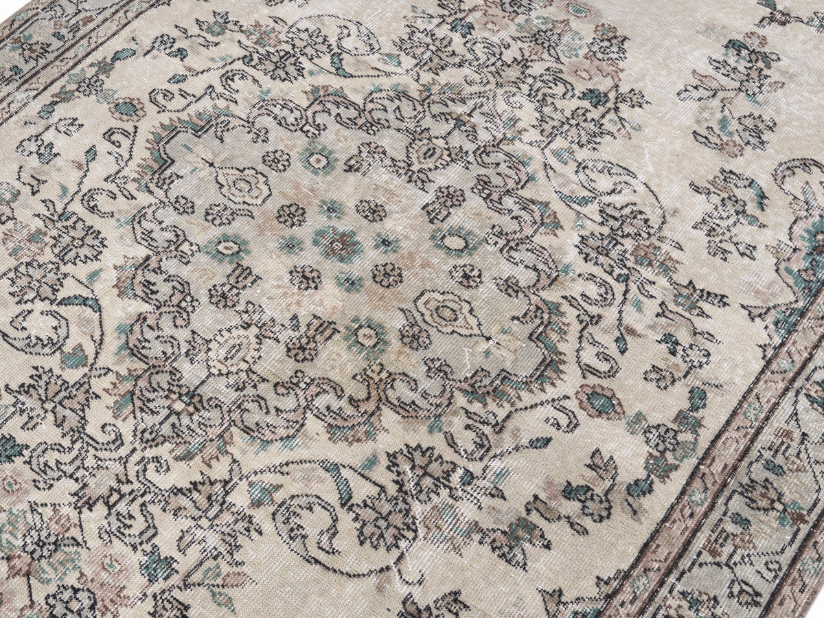 8106, Turkish Isparta Area Rug