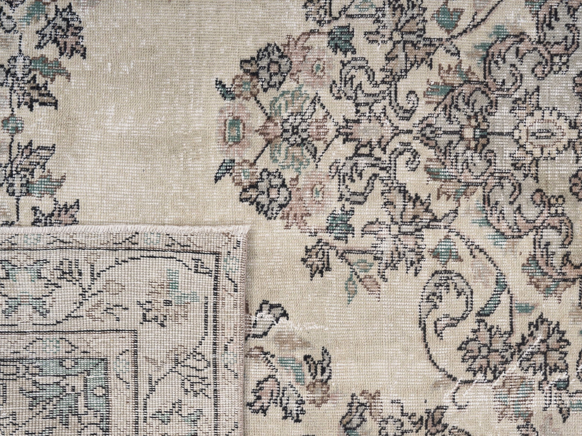 8106, Turkish Isparta Area Rug