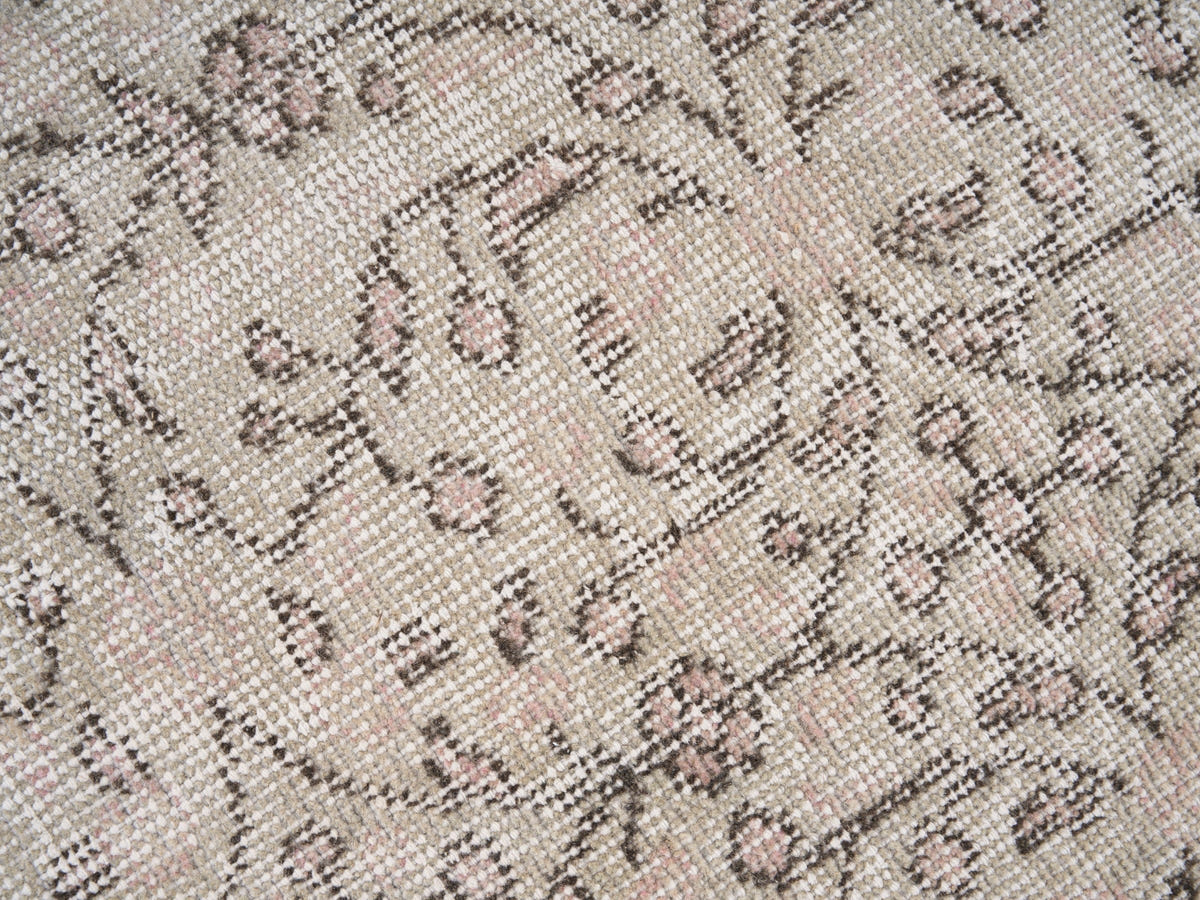 8135, Turkish Isparta Area Rug