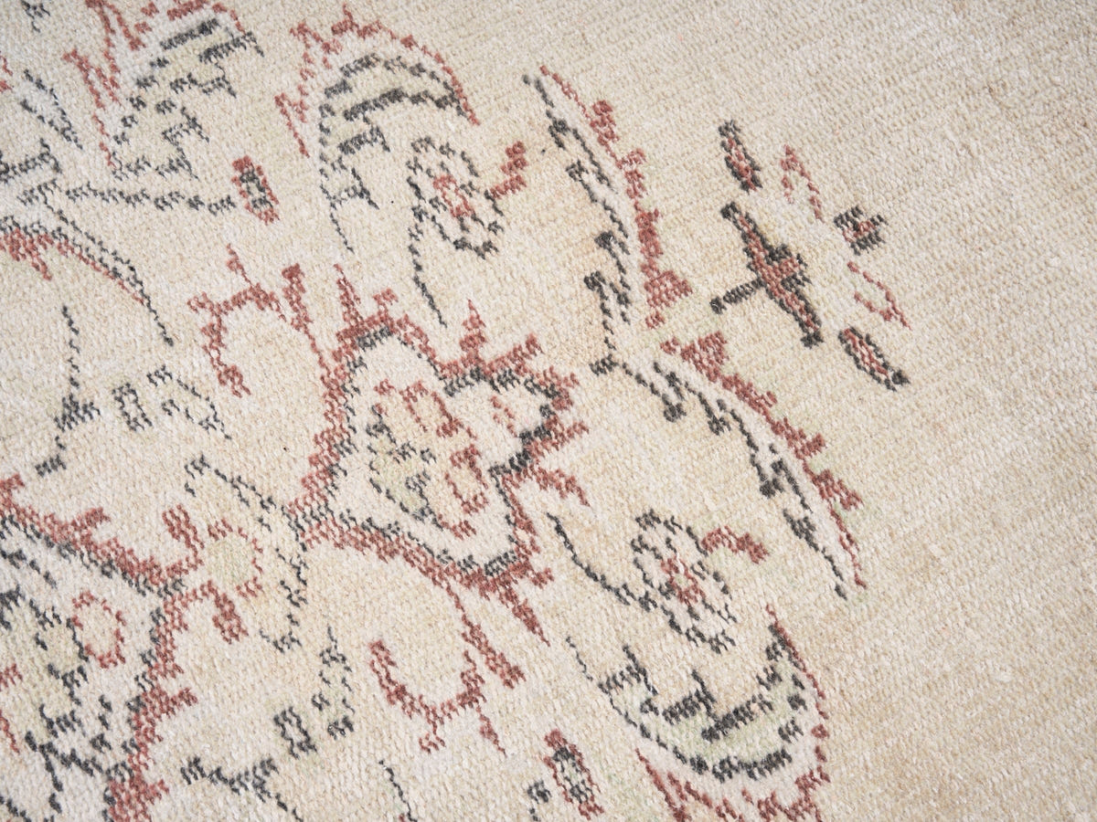 8186, Turkish Manisa Area Rug