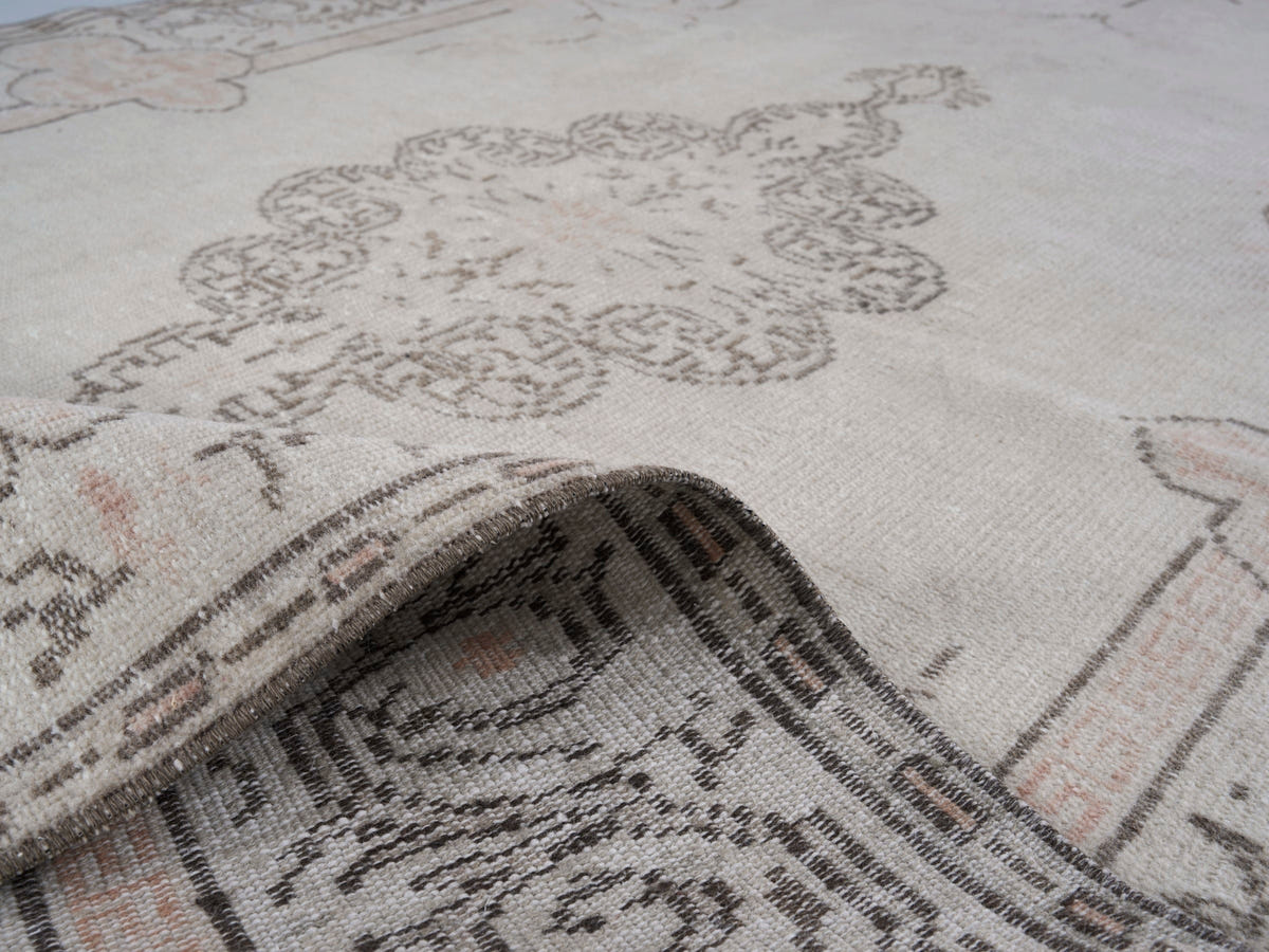 8286, Turkish Manisa Area Rug