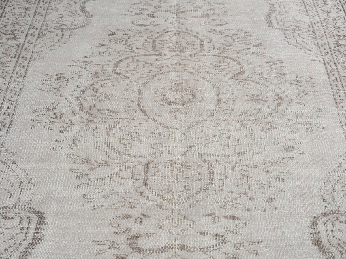8212, Turkish Manisa Area Rug
