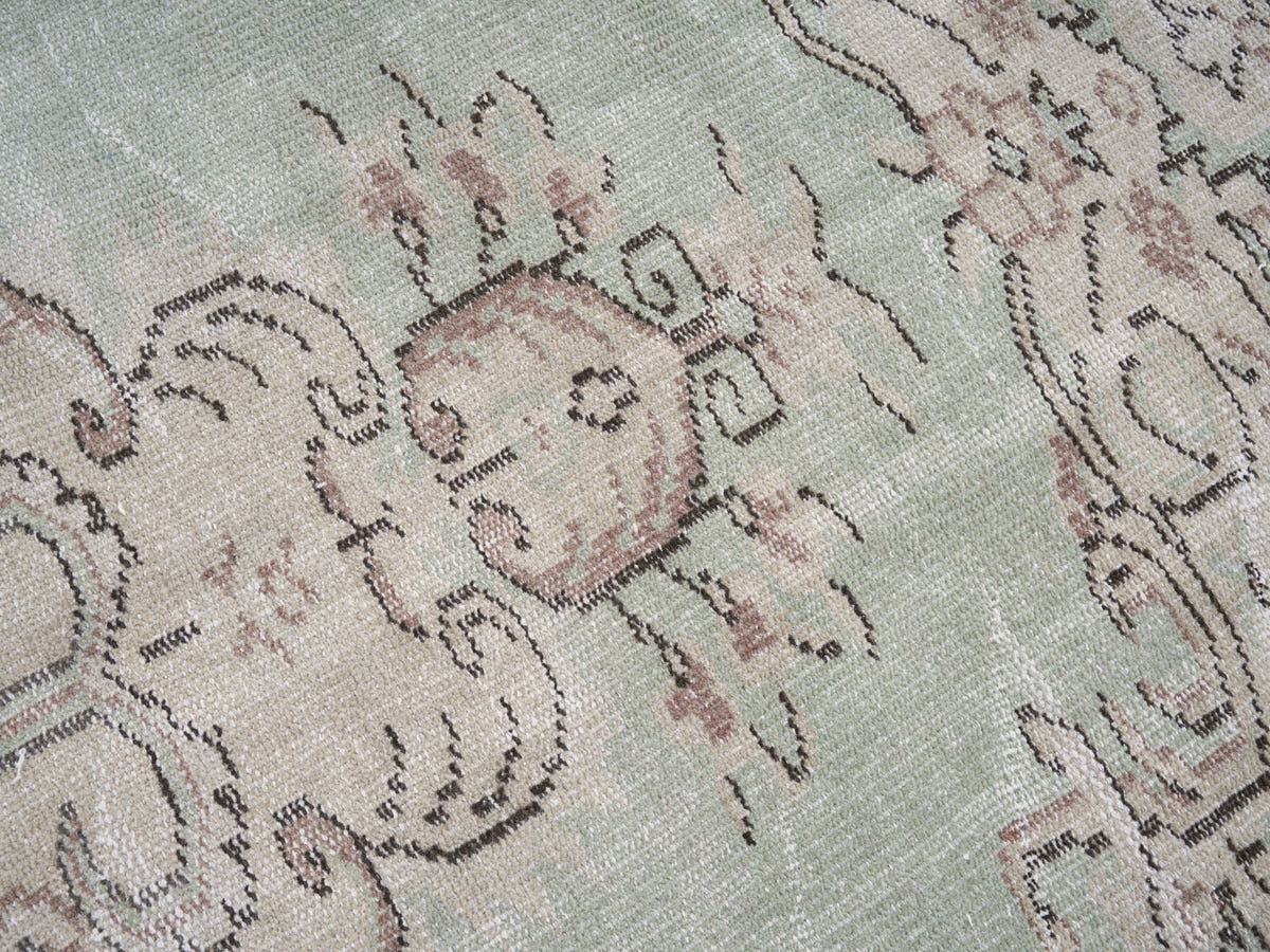 8036, Turkish Manisa Area Rug