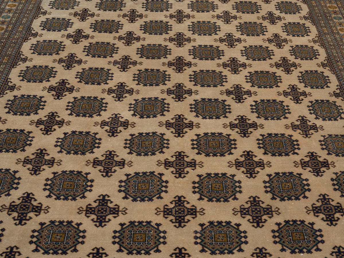 8985, Persian Torkaman Oversized Rug