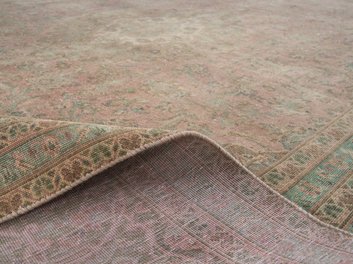 9039, Persian Kashan Oversized Rug