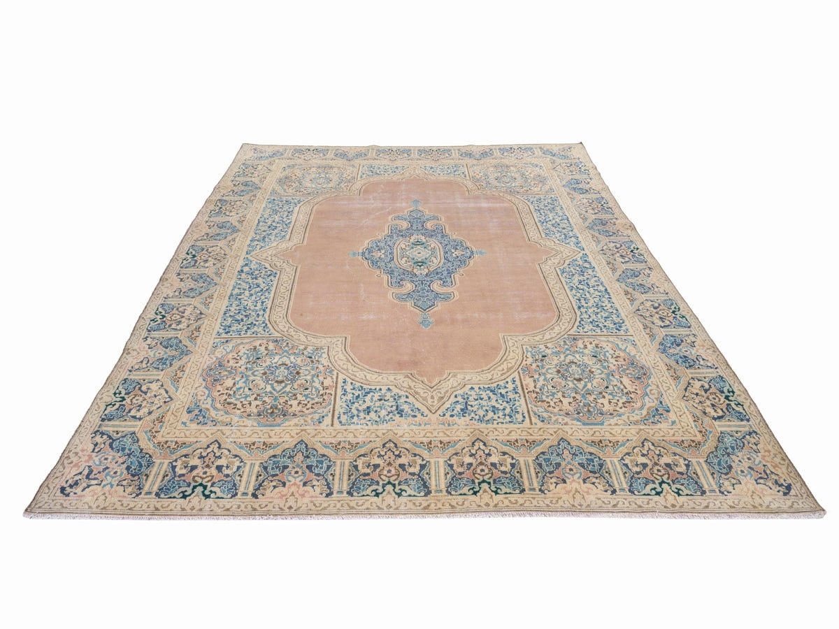 9040, Persian Kerman Oversized Rug