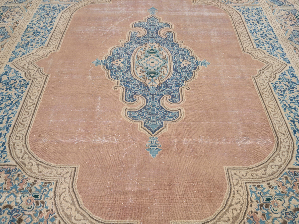 9040, Persian Kerman Oversized Rug