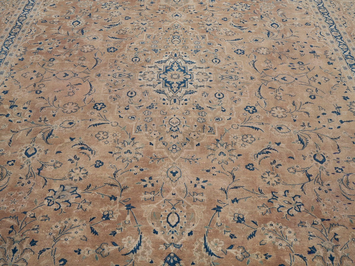 9015, Persian Kashan Oversized Rug
