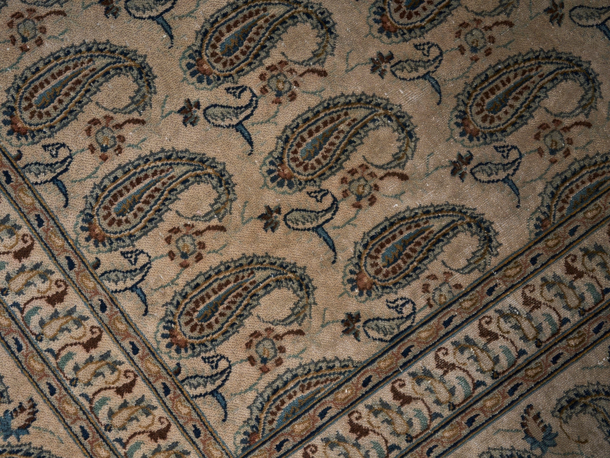 9016, Persian Kashan Oversized Rug