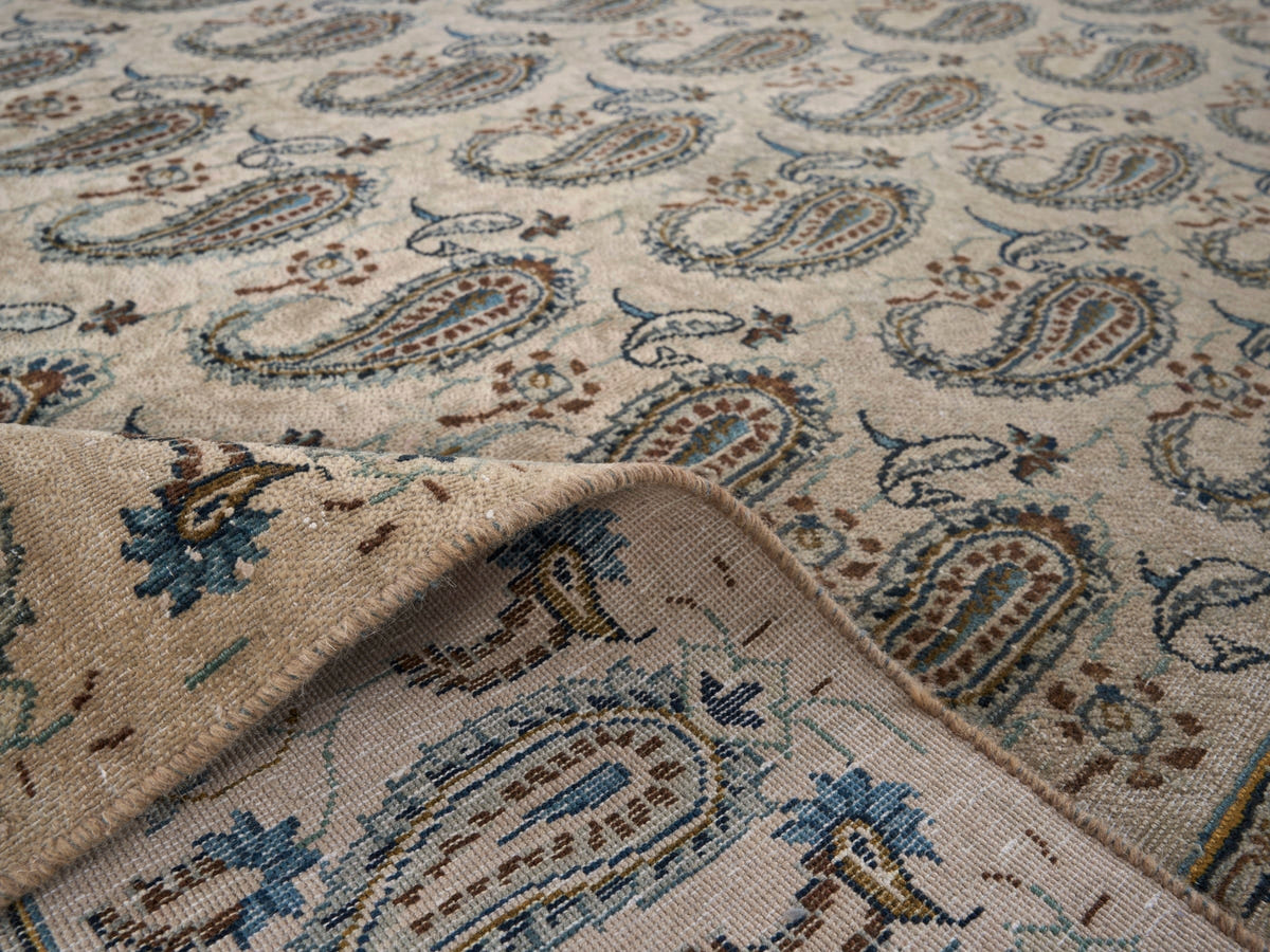 9016, Persian Kashan Oversized Rug
