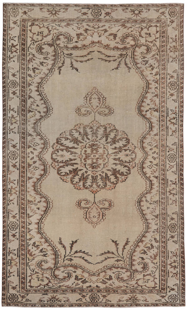 8123, Turkish Manisa Area Rug