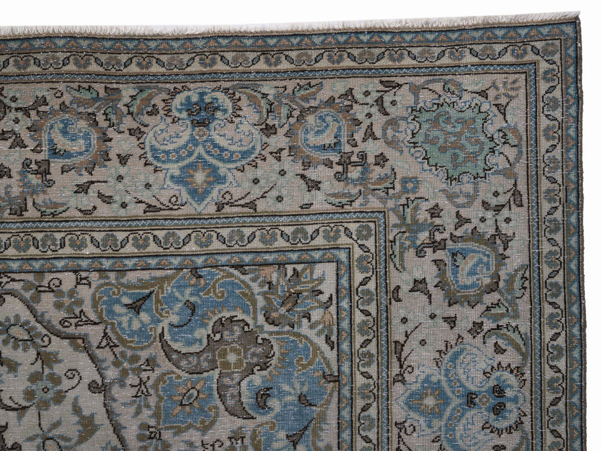 8984, Persian Kashan Oversized Rug