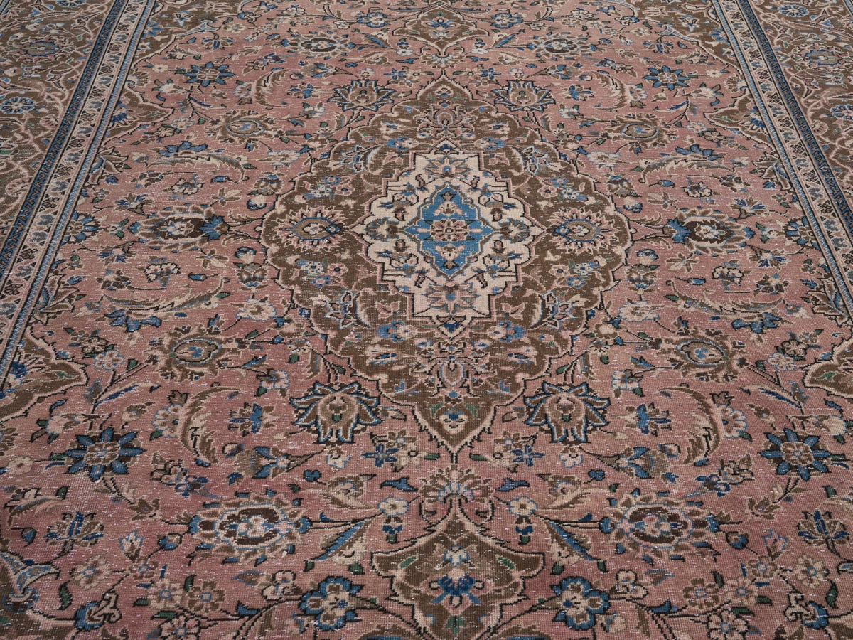 9038, Persian Kashan Oversized Rug