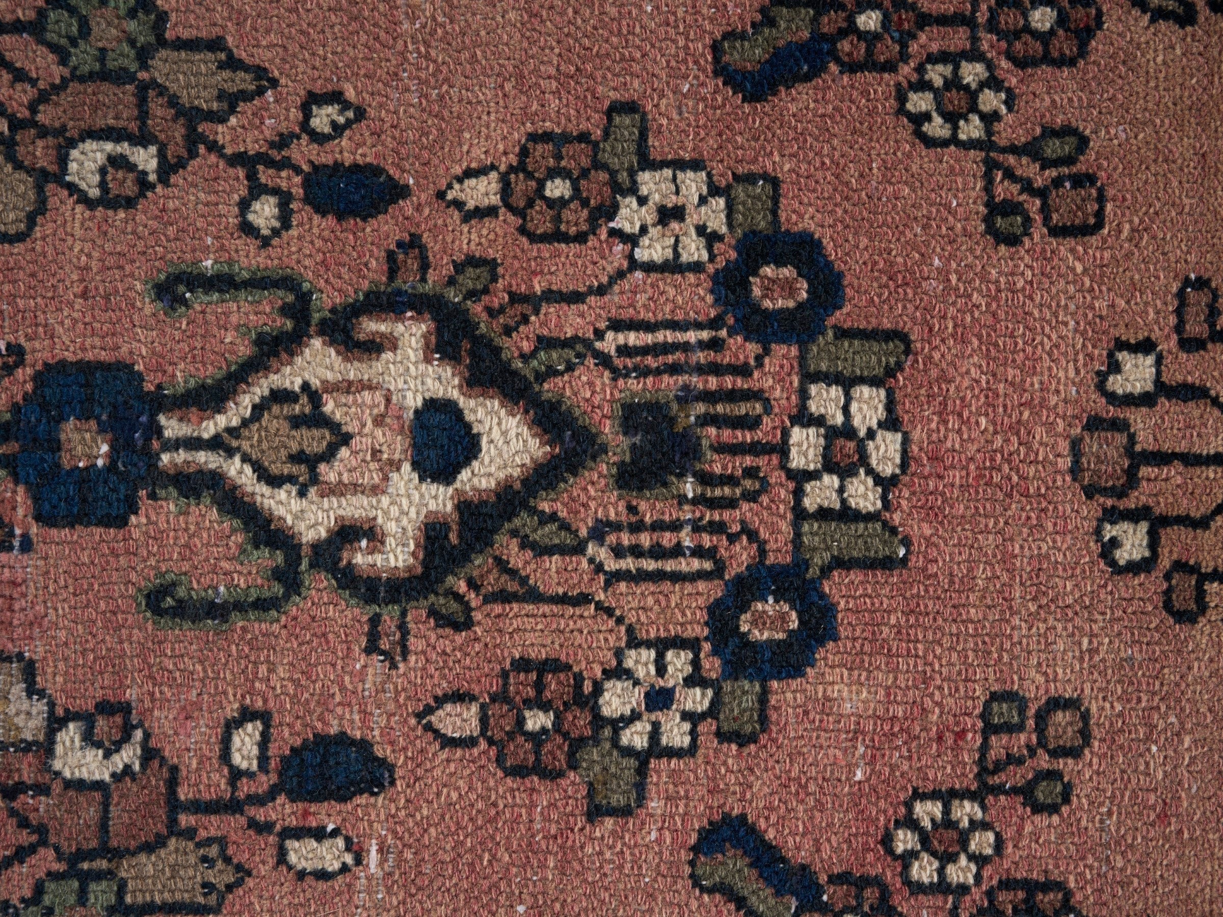 Persian Hamedan oversized rug in dusty rose and off-white, view 10 of 15