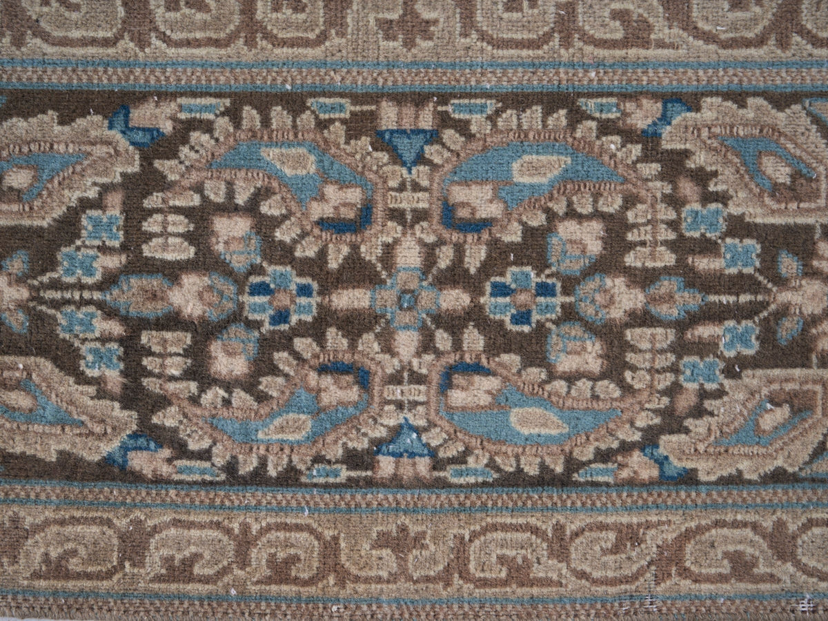 9004, Persian Kerman Oversized Rug