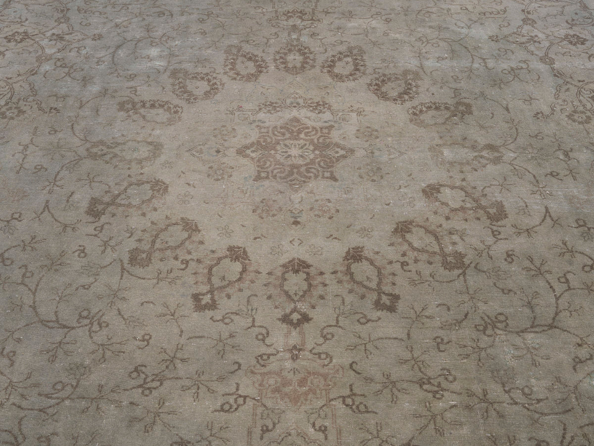 8970, Persian Tabriz Oversized Rug