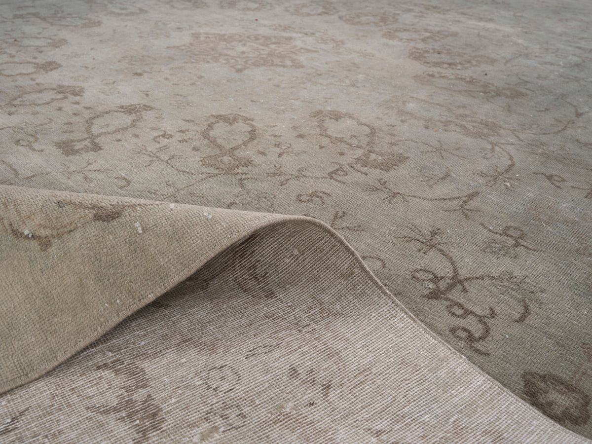 8970, Persian Tabriz Oversized Rug