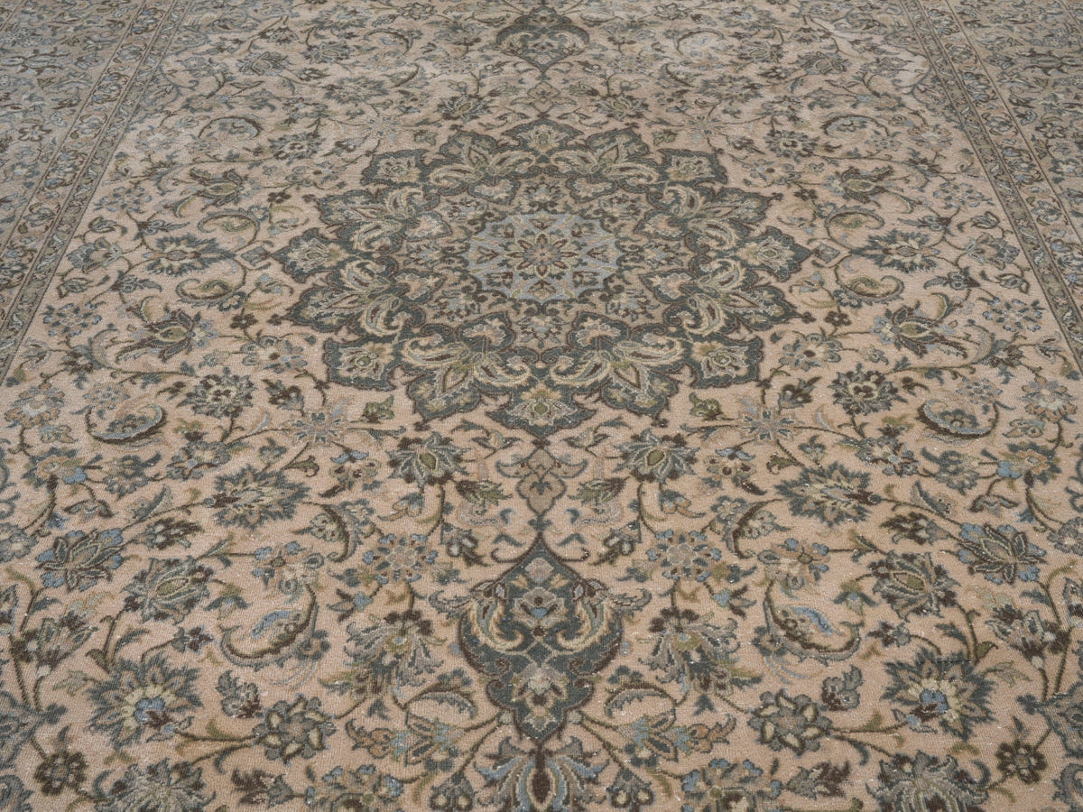 8993, Persian Kashan Oversized Rug