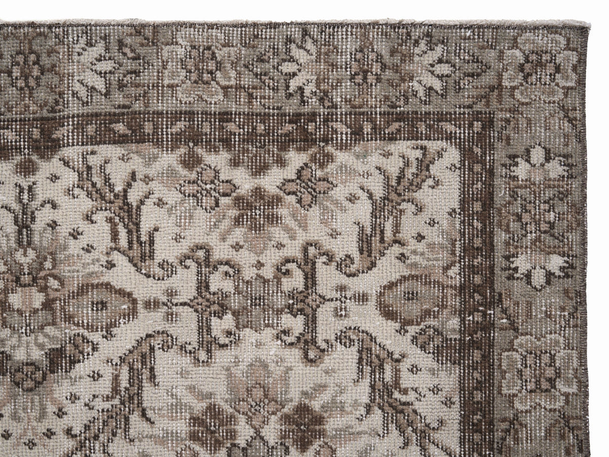 8217, Turkish Isparta Area Rug