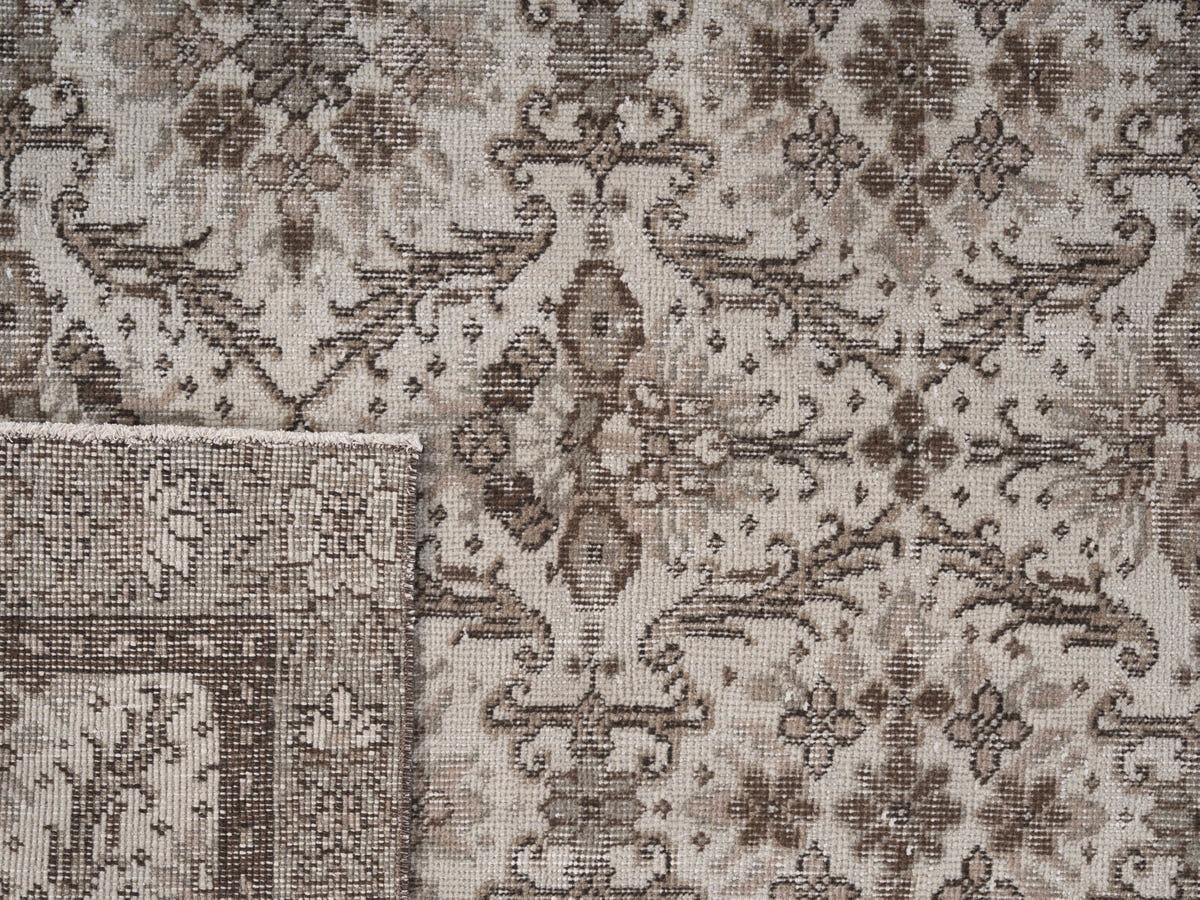 8217, Turkish Isparta Area Rug