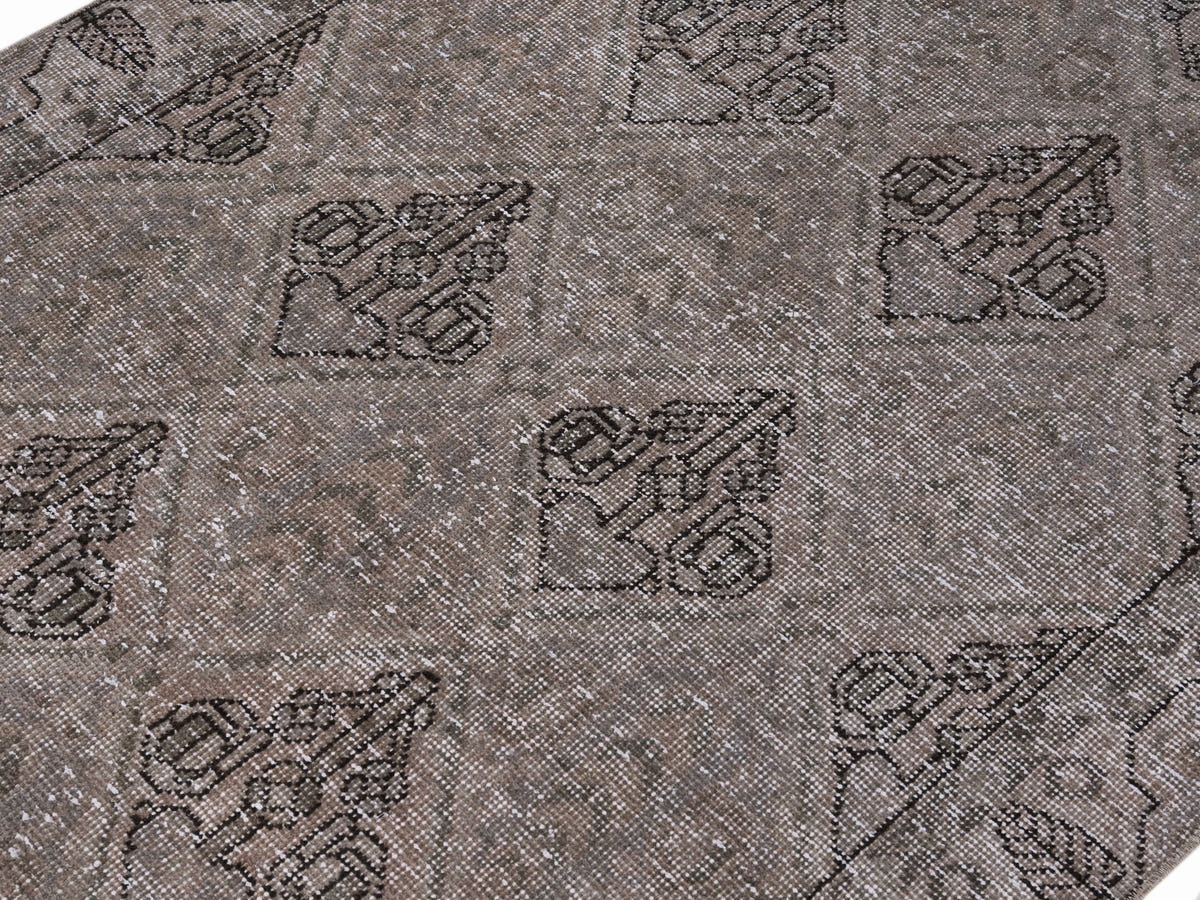 8898, Persian Bakhtiari Area Rug