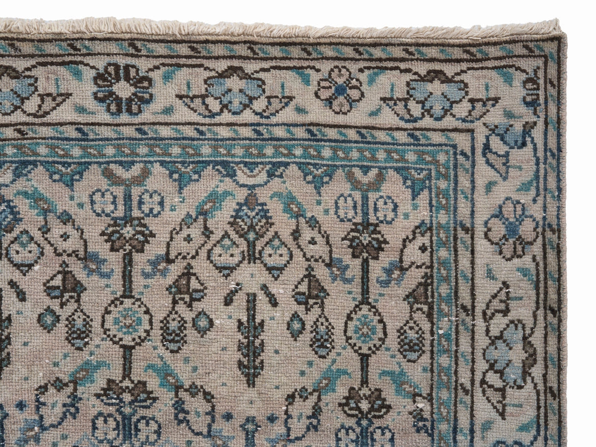 8957, Persian Arak Area Rug