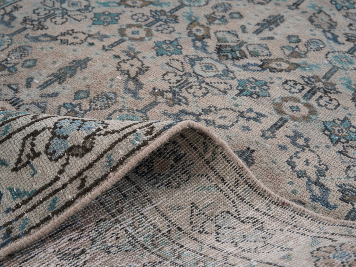 8957, Persian Arak Area Rug