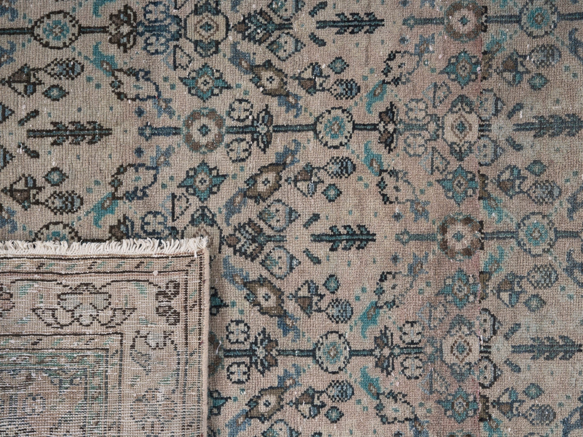 8957, Persian Arak Area Rug
