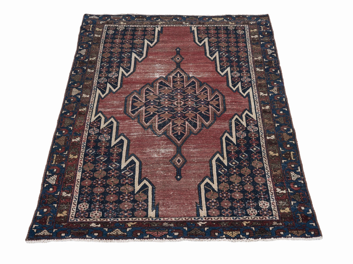 8943, Persian Saveh Area Rug