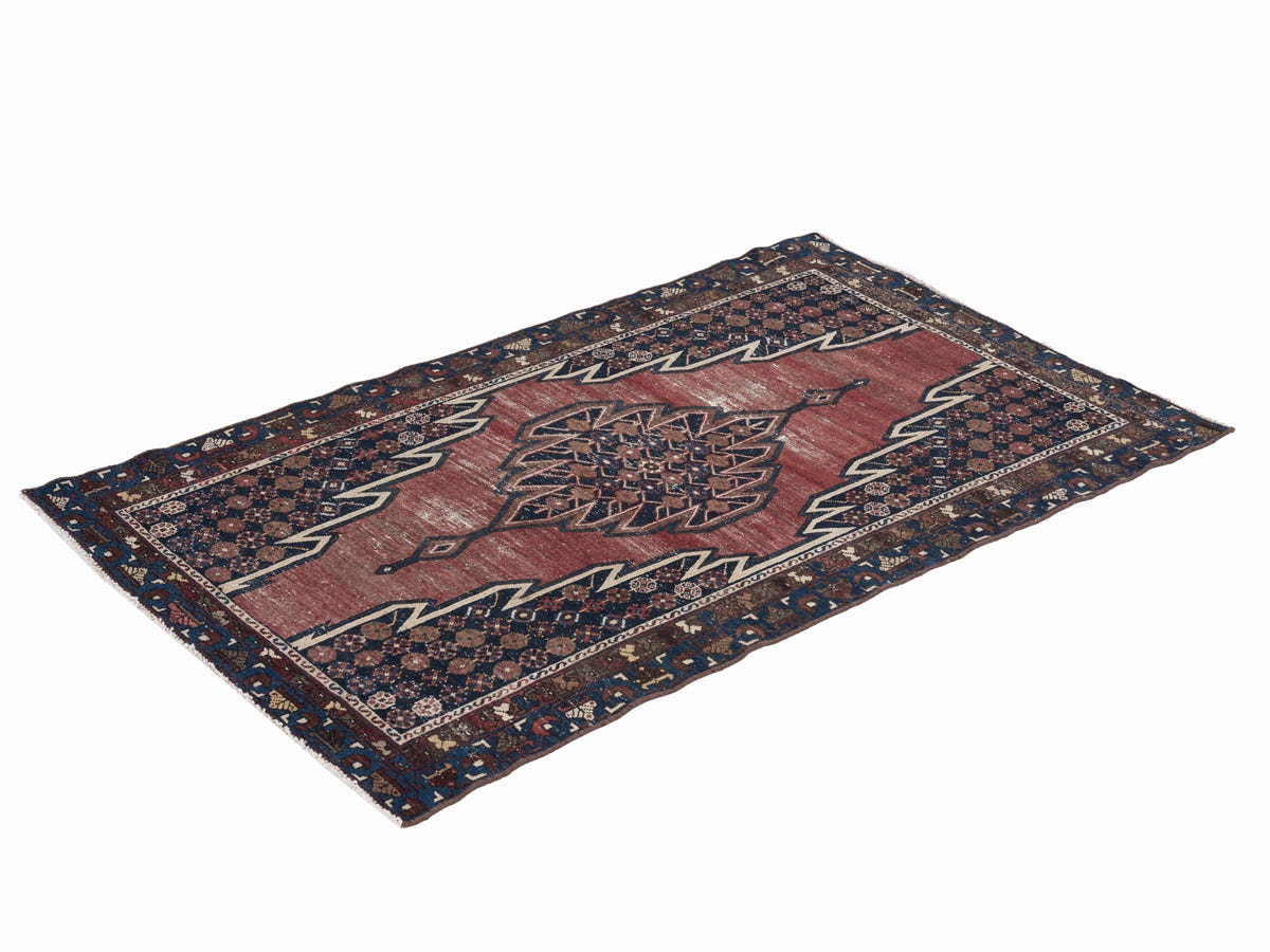 8943, Persian Saveh Area Rug