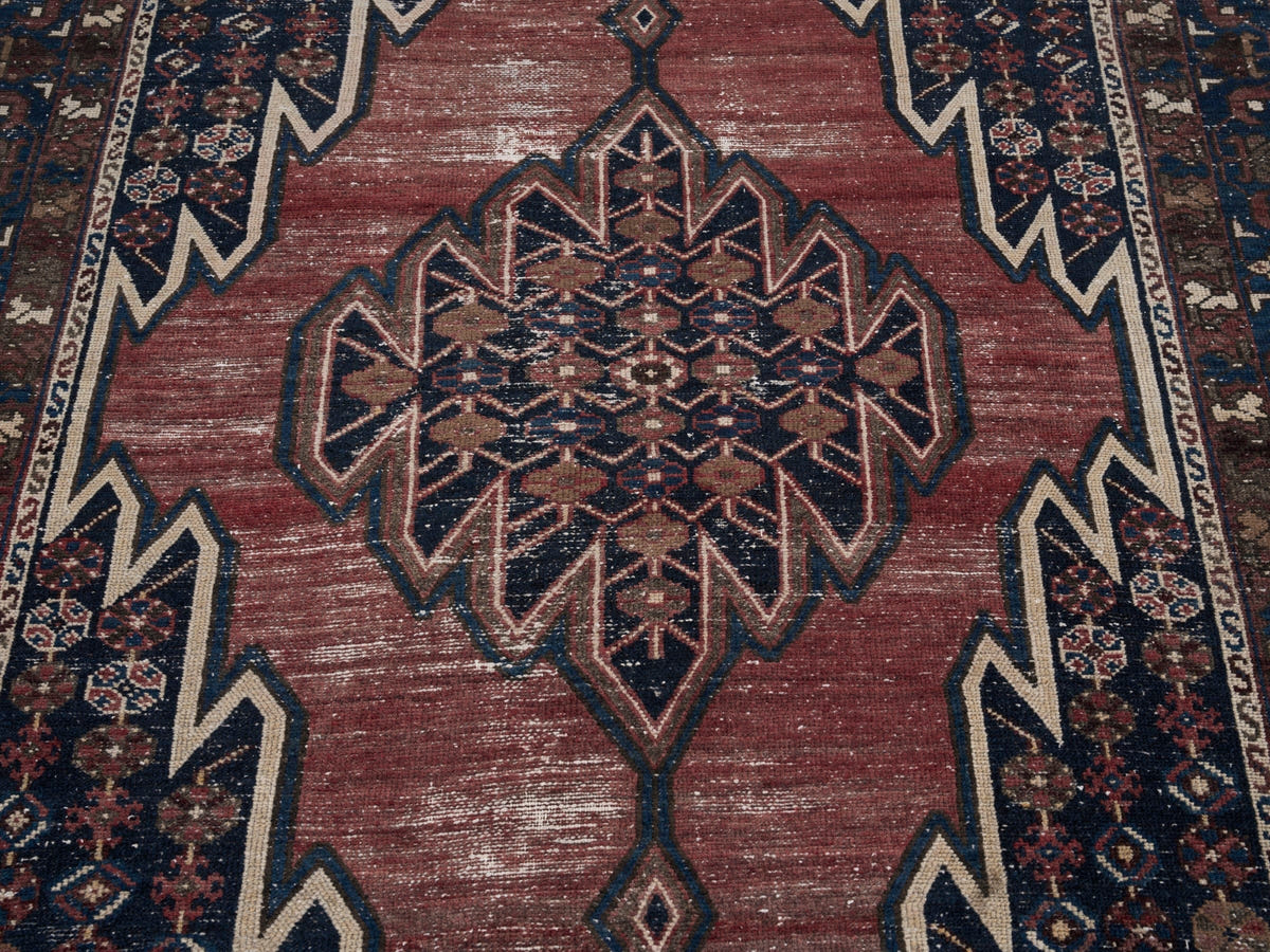 8943, Persian Saveh Area Rug